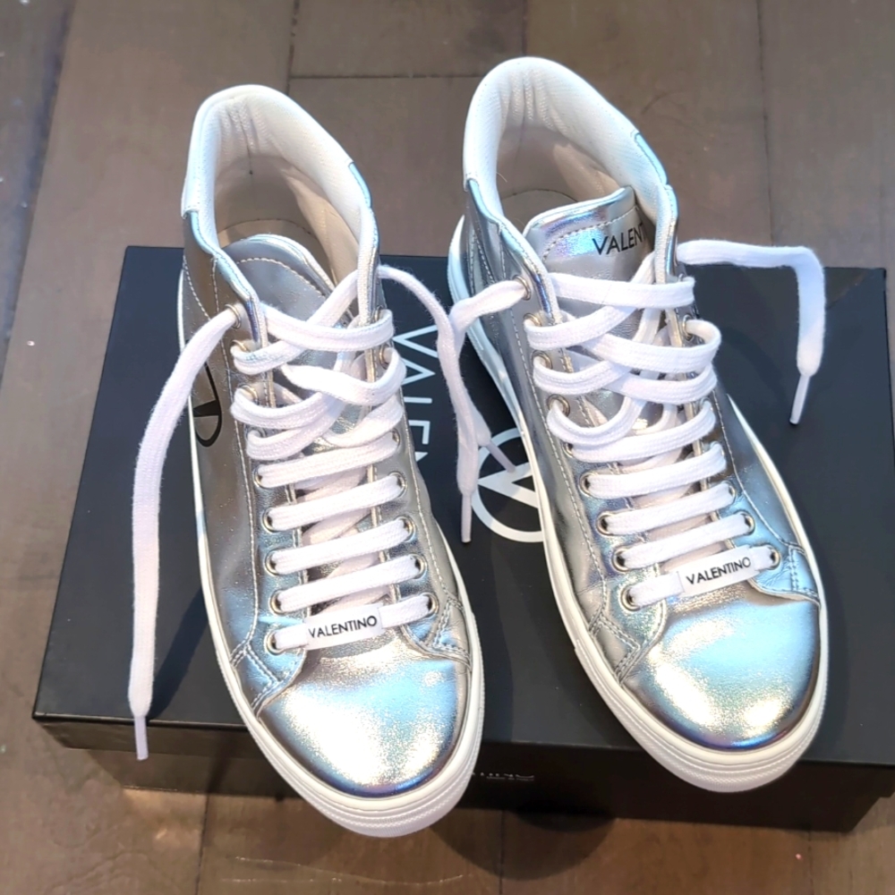 LikeNEW Valentino Hightop Sneakers